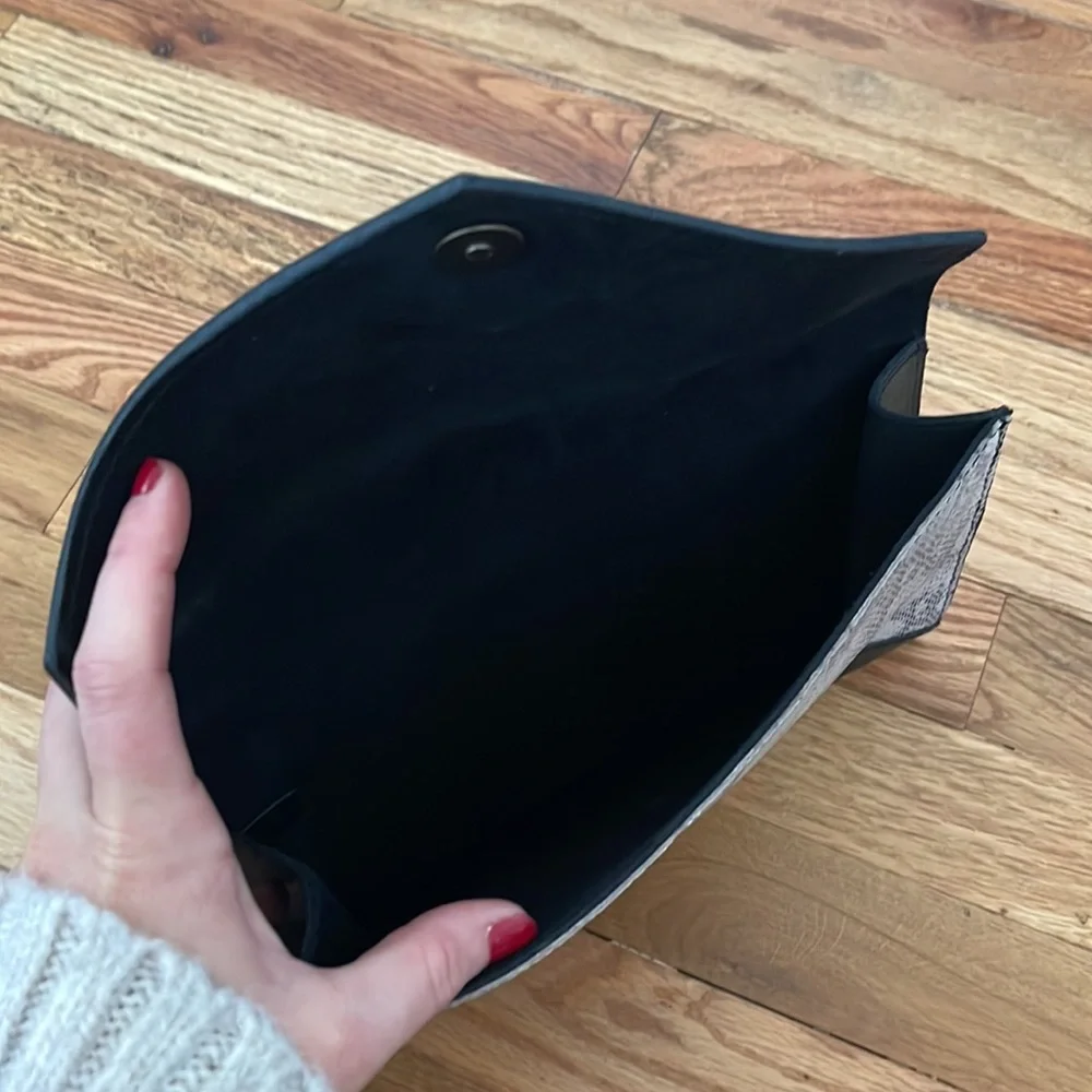 Able python clutch - Picture 2 of 3